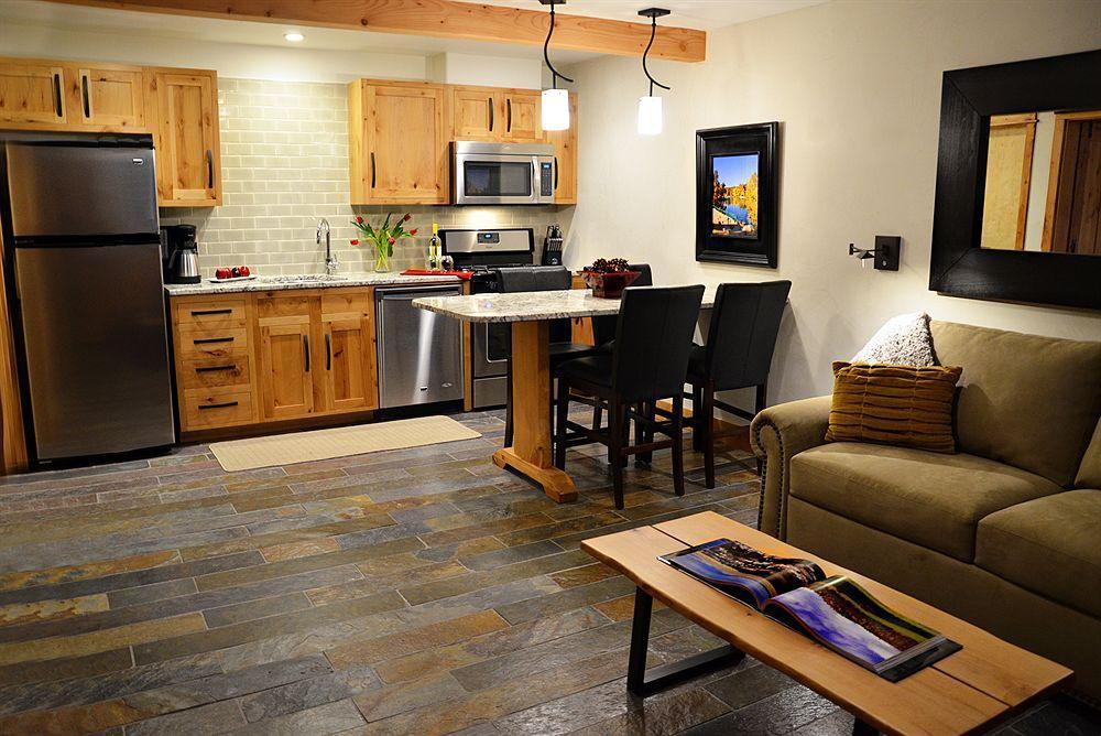 Wall Street Suites Bend Exteriör bild